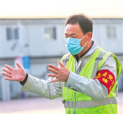 最可爱的人别样抗疫国展建设者鏖战正酣