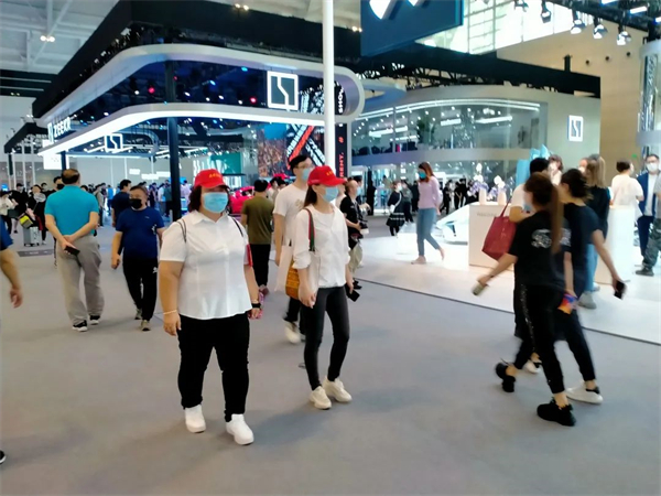 双新街举办拥抱会展共赢津南主题实践活动