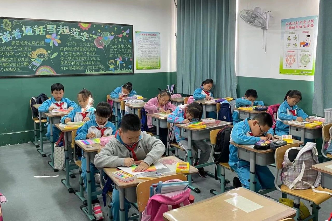 白塘口小学开展航天科普知识进校园活动