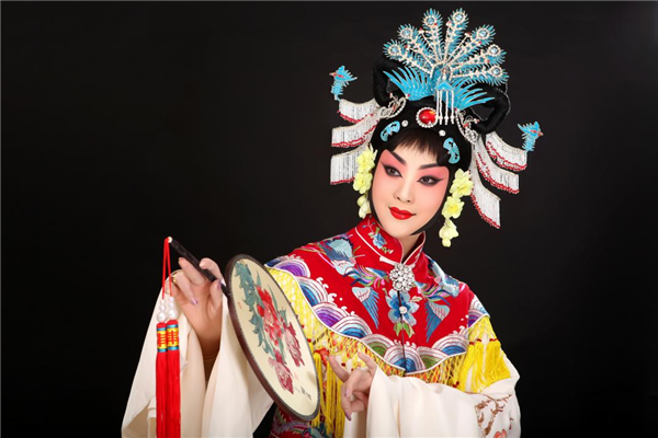 天津京剧院实验团团长王艳初心如磐行而不辍切实践行党的二十大精神