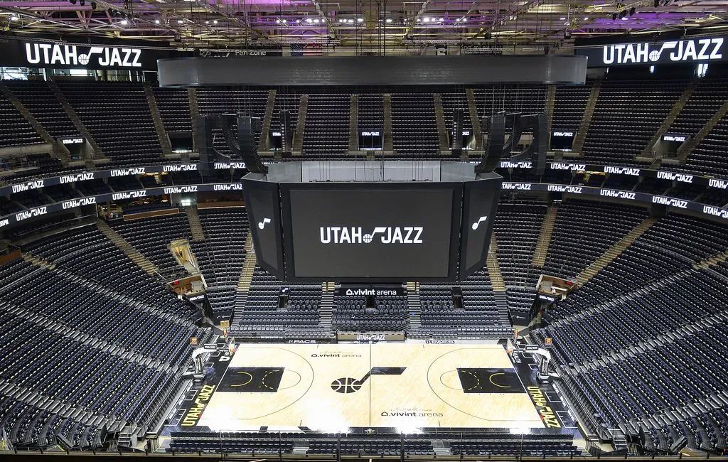 犹他爵士队主场馆威英特智能家居球馆位于犹他州盐湖城中心地带,是nba