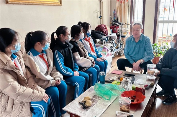 传承雷锋精神争做时代新人葛沽第三中学开展学雷锋社区统一行动日活动