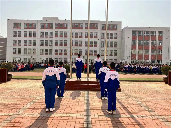 弘扬雷锋精神争做时代新人咸水沽第四小学开展学雷锋主题活动