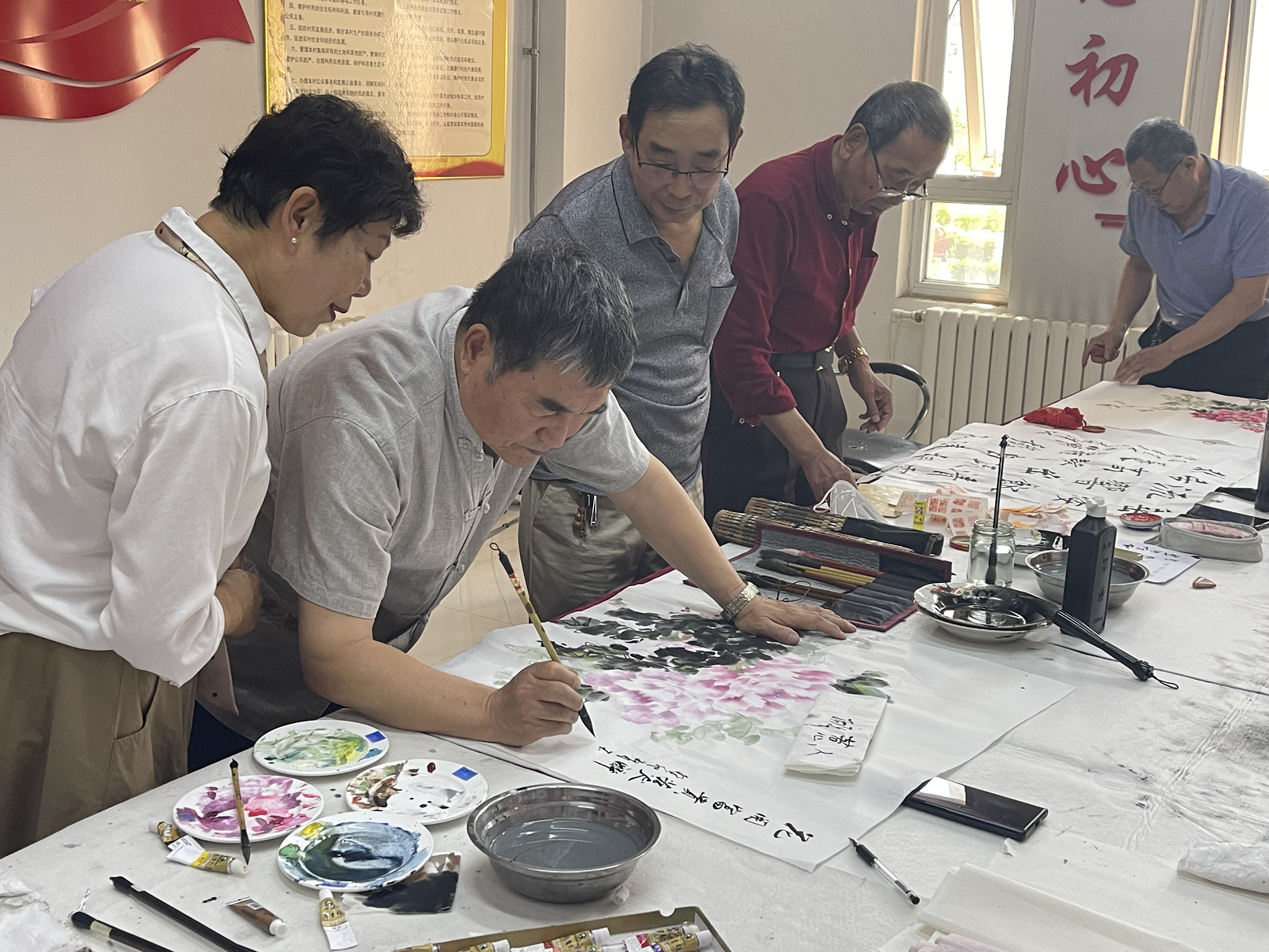 咸水沽镇秦庄子村开展书画进万家笔会活动