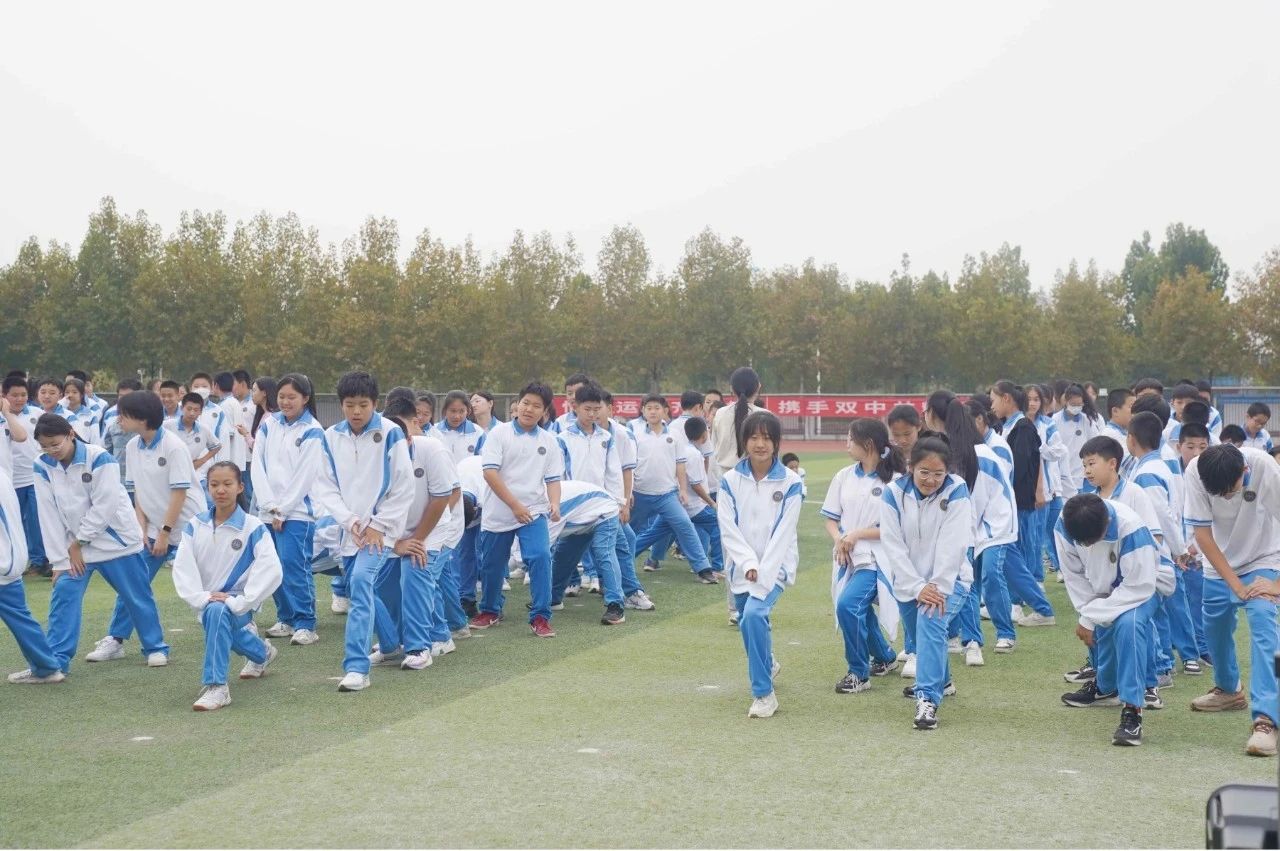 双港中学阳光护航心成长乘风破浪向未来