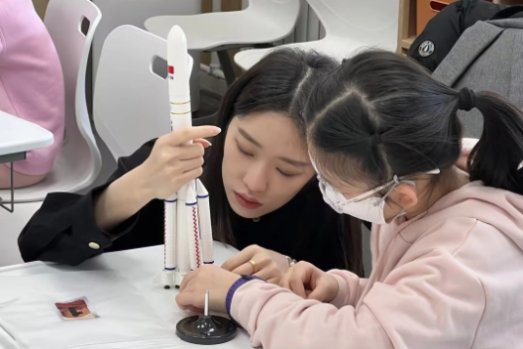 学而思素养发布妇女节短片《等妳上场》,致敬科学领域"她"力量