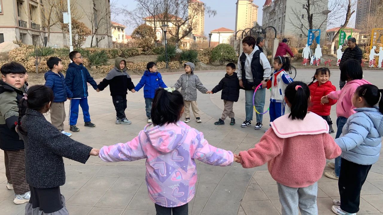 春天——八里台镇碧桂园第二社区"五爱"教育阵地开展儿童趣味运动会