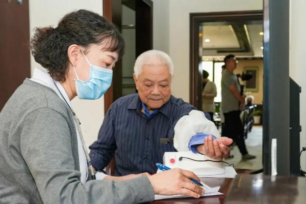 贴心服务全覆盖!滨城泰达持续开展老年人免费体检活动