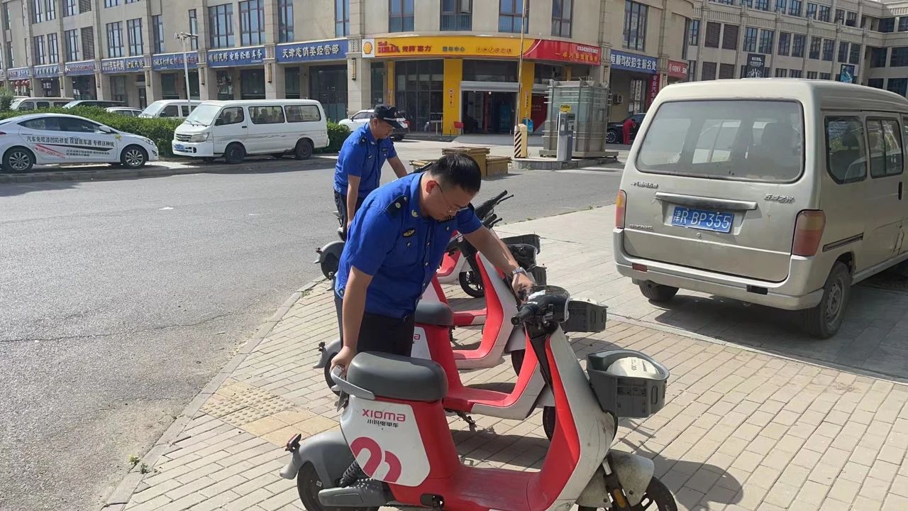 让车辆"站队",让文明"归位"——八里台镇综合执法大队持续整治电动车