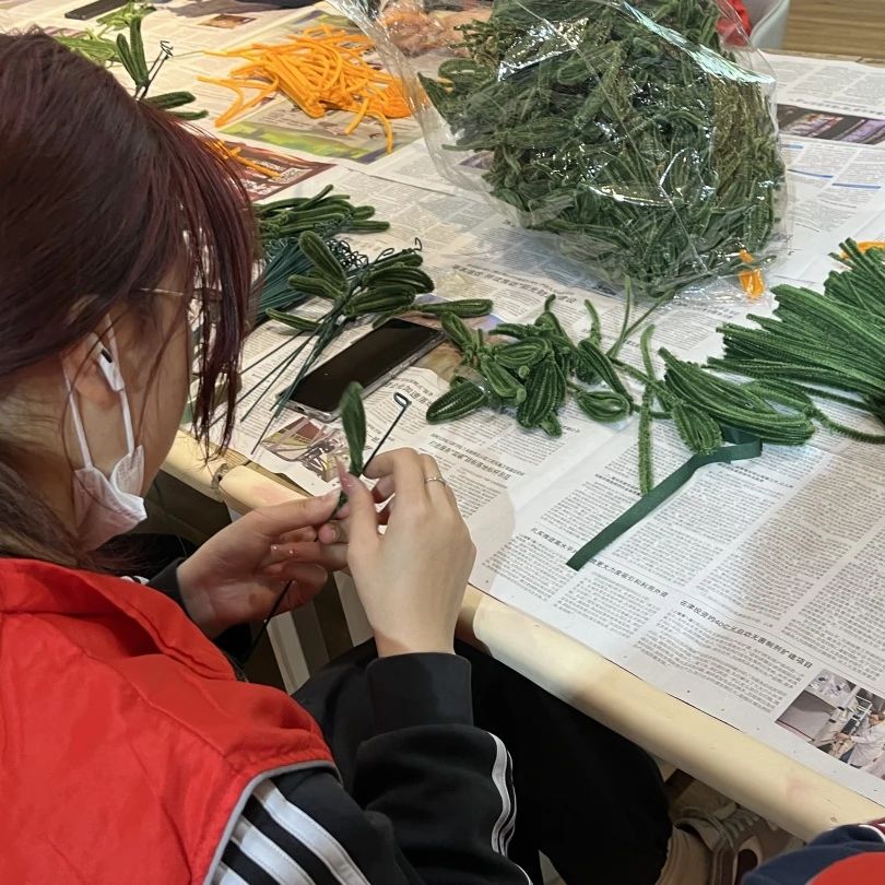 咸水沽镇新时代文明实践所:志愿服务暖人心 助力考生一举夺"葵"