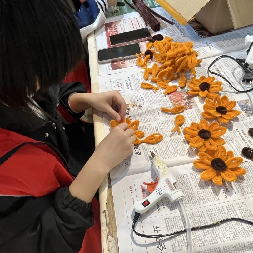 咸水沽镇新时代文明实践所:志愿服务暖人心 助力考生一举夺"葵"