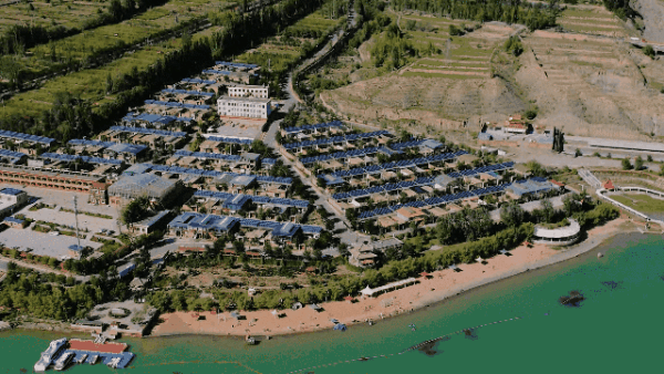 上的天津>中央人民广播电台>沿青海省黄南藏族自治州尖扎县东南部行进