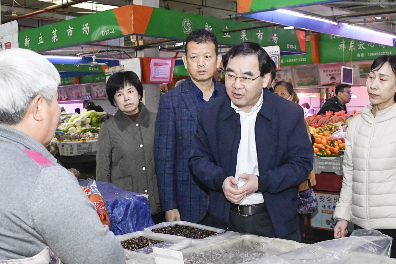 争做文明有礼天津人:东丽区政府主要负责同志察看市容环境整治